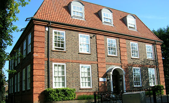 柬埔寨人办公室